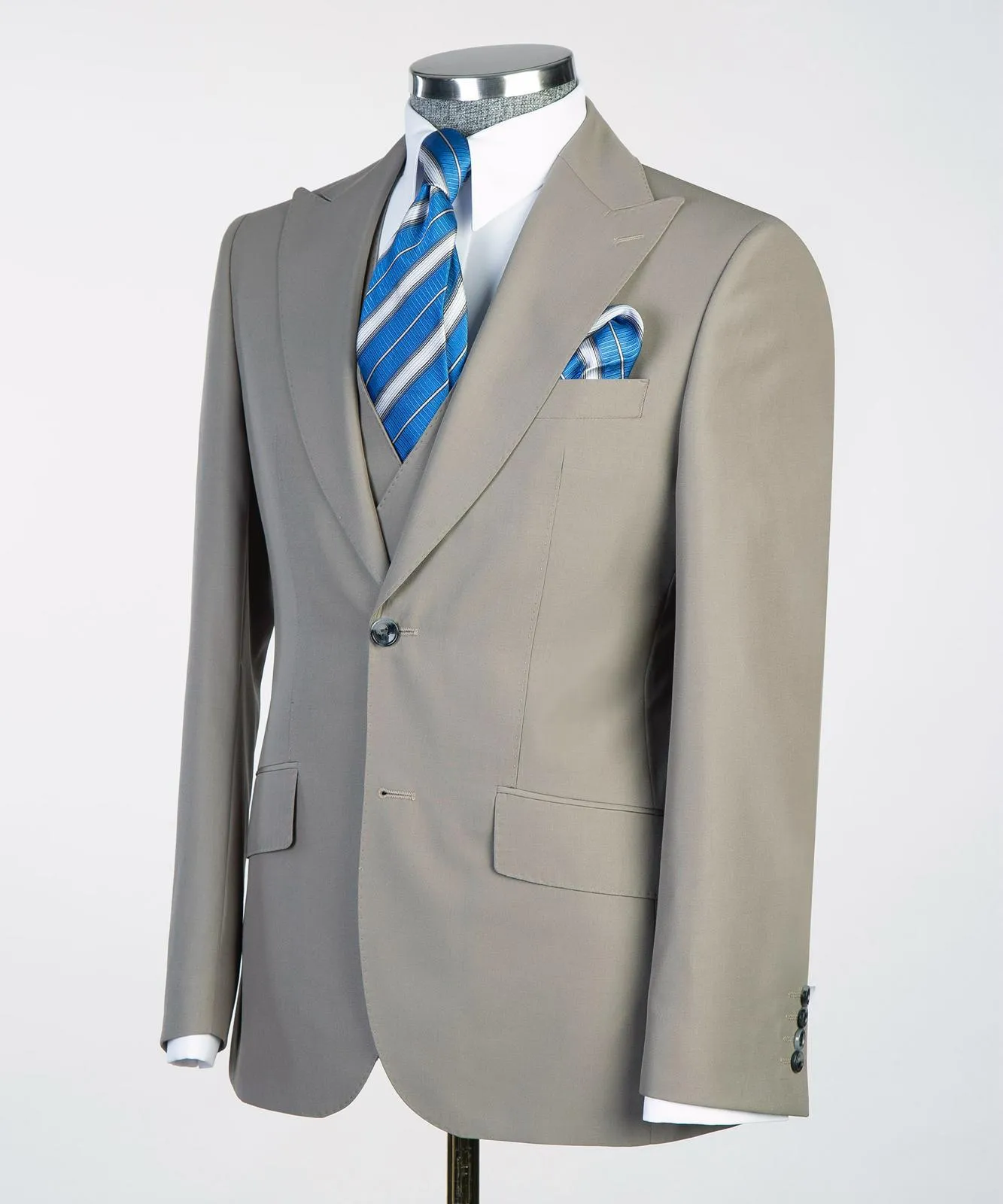 Men’s Classic 3-piece Ash Suit